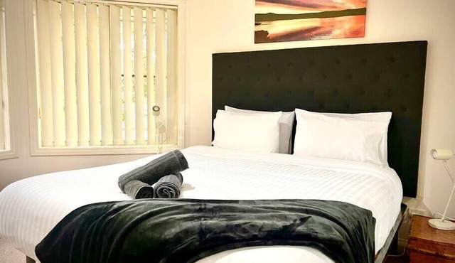 Comfy 3 Bed Gosford townhouse near CBD & Hospital