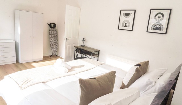 Comfy 3 Bed Spacious House Cardiff City