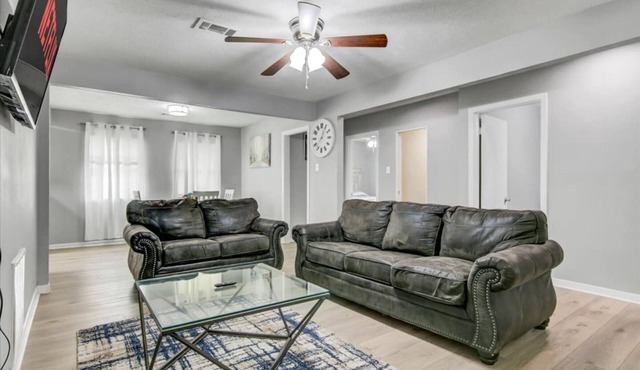 Comfy 3 bedroom home w/fenced yard
