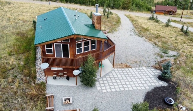 Comfy 3 Bedroom Home Sleeps 6 Panoramic Mountain and Valley Views