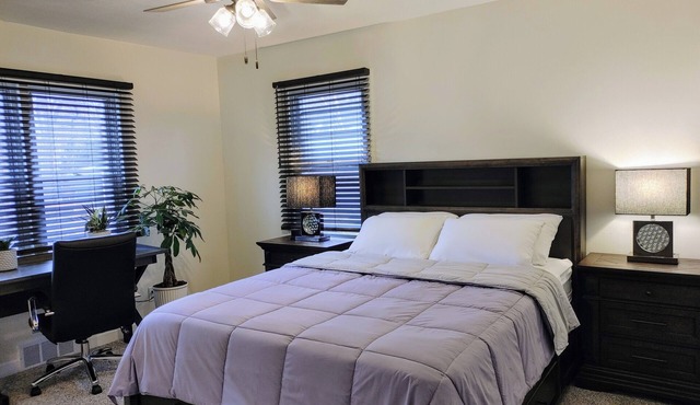 Comfy 3-Bedroom House in Merriam