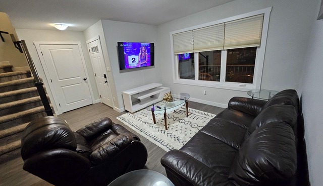 Comfy 3-bedroom house in Harbour Landing, Regina.