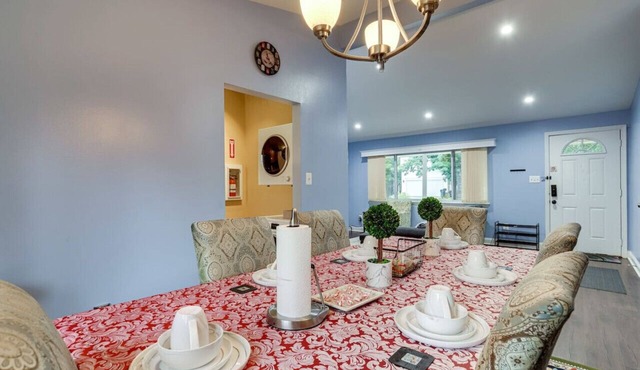 Comfy 3 bedrooms and 2 baths with free parking