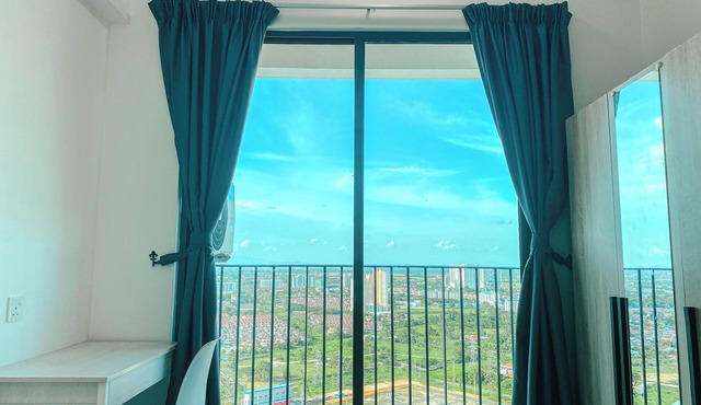 Comfy 3-Bedrooms Apartment at Meritus Residensi