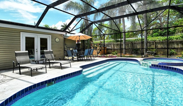 Comfy 3bed/2bath with pool close to Downtown