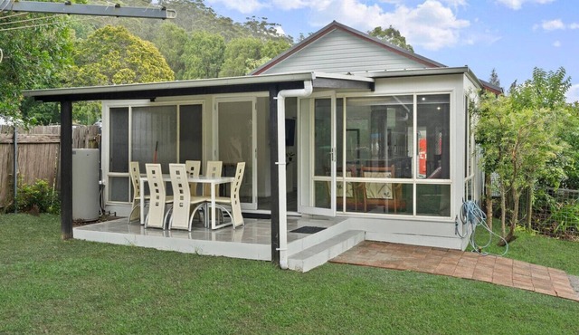 Comfy 4BDR/Free parking, near Train -motor way