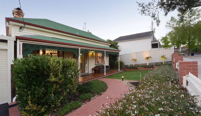 Comfy, 5 Bedroom, 3 Bathroom Period Home in the centre of town with EV Charger.