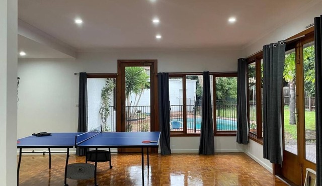 Comfy 5 Bedroom retreat stay at Melbourne!