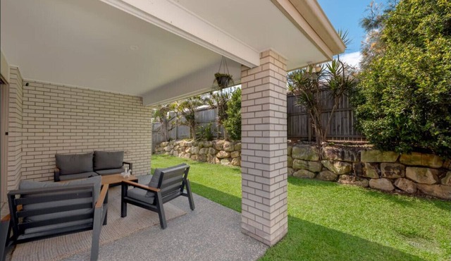 Comfy 5bdr 2Bth Gold Coast Home