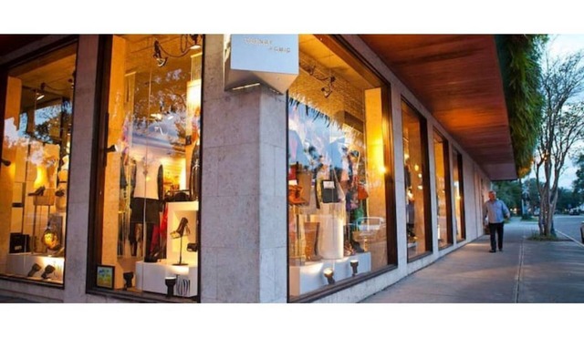 Comfy and Charming -A 1 Bedroom Duplex Apartment