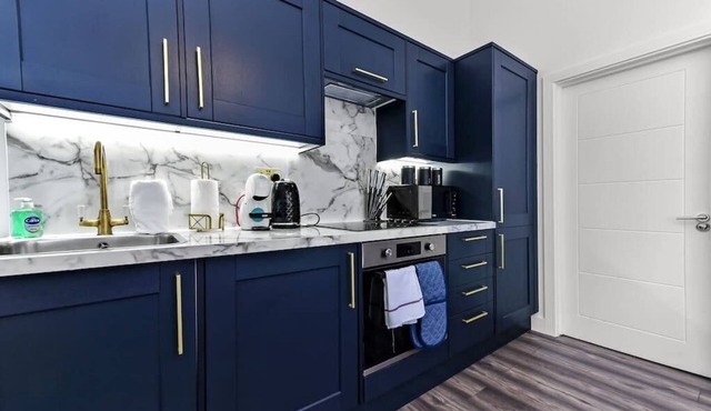 Comfy and Contemporary One Bedroom Flat