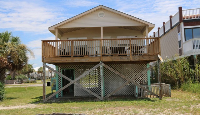 Comfy and cozy Bay side home!