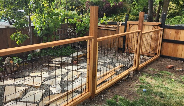 Comfy apartment Located between mountains and ocean beaches. 3 miles from U of O