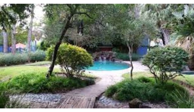 Comfy apartment with beautiful pool & jacuzzi