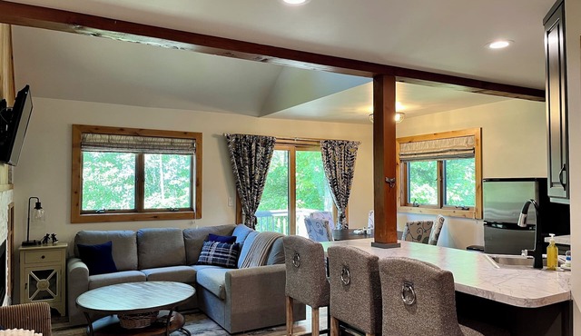 Comfy Bear ~ Ski In/Out Remodeled 2 bedroom/2 bath Condo at Snowriver!