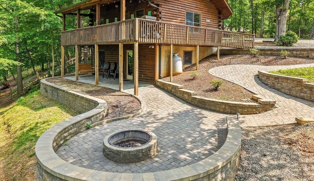 Comfy Cabin with stunning lake views, perfect for a serene escape at SML.