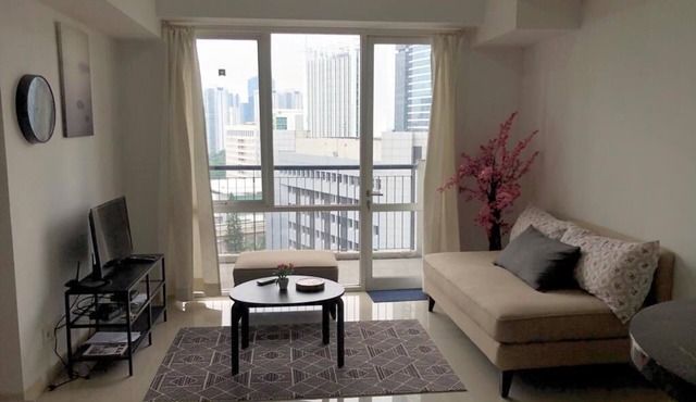 Comfy Casa 3 bedrooms apartment next to Kuningan City Mall with city view