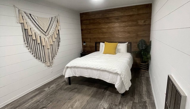 Comfy, Clean & Pet Friendly