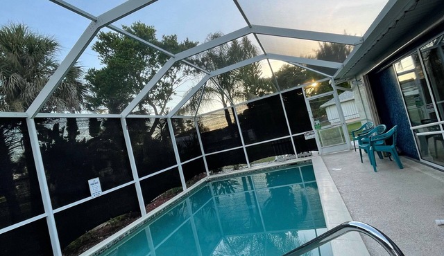Comfy, clean, private home IN Venice, Florida; Heated Pool, Minutes to the Beach