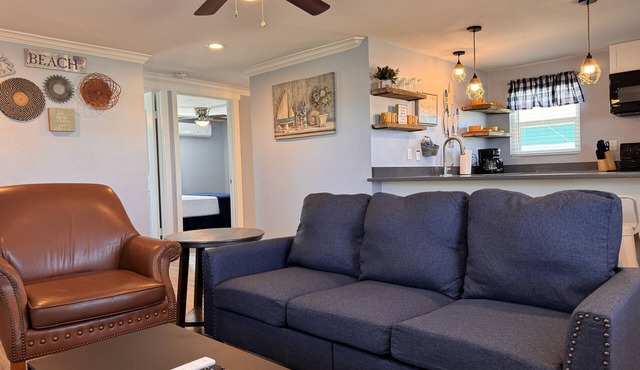 Comfy Coastal Cottage One