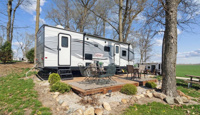 Comfy Coleman rental camper in Delhi, IA