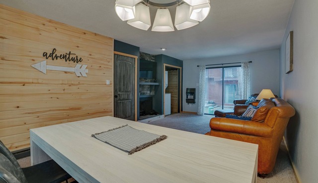 Comfy Condo near Shuttle Pick up