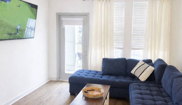 Comfy Condo w/Private Driver for Masters Week! Walk to Riverfront and SRP Park.