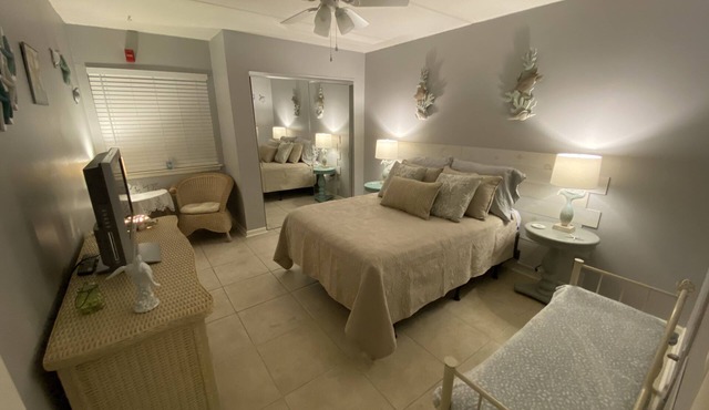 Comfy Condo with Water Views- Fishing Dock- Sleeps 4