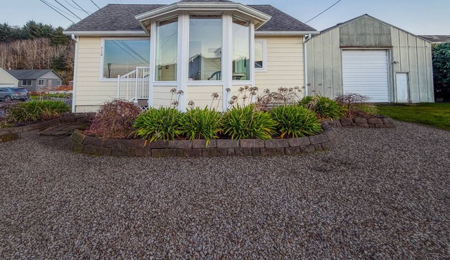 Comfy Corner By The Bay - Home in Winchester Bay