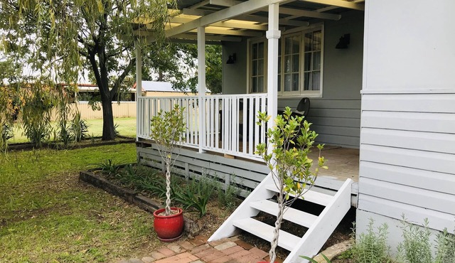 Comfy Cosy Country Cottage