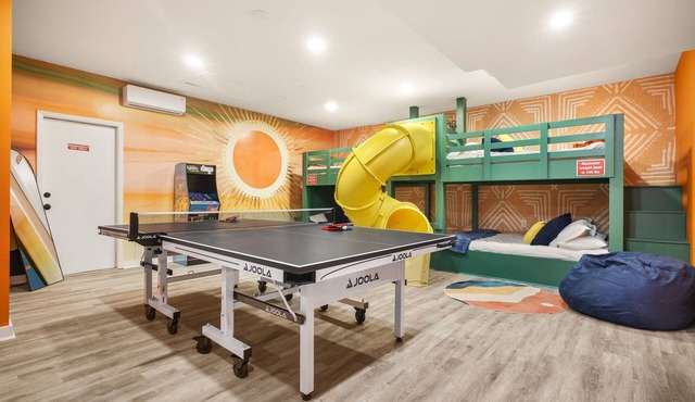 Comfy Coyote HotTub MiniGolf Pool GameRoom