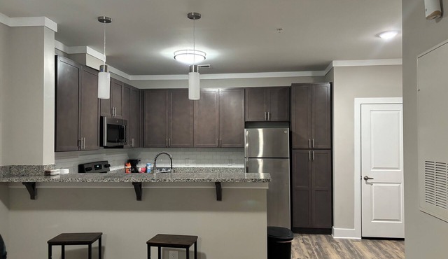 Comfy & Cozy apt close to airport and downtown