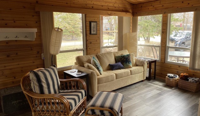 Comfy Cozy Cedar All-Season House Cabin