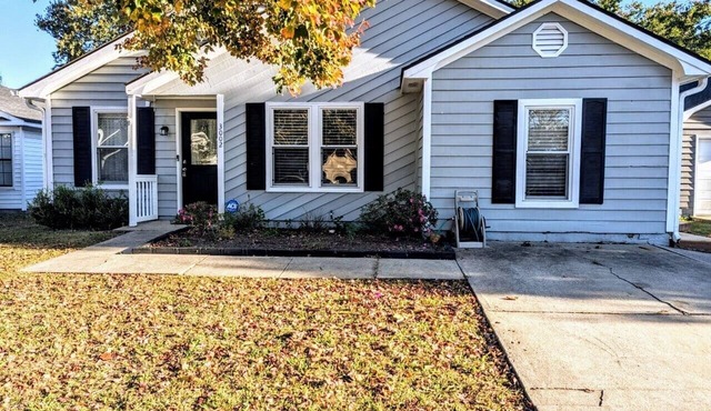 Comfy, Cozy, & Chic! - 3bed 2bath home in Jacksonville, NC