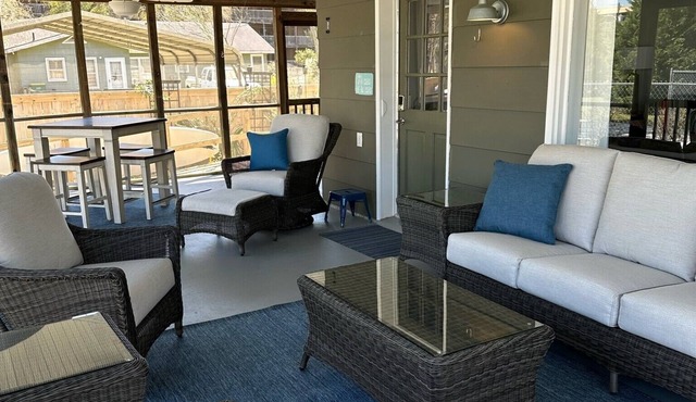 Comfy cozy cottage at White Lake