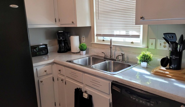 Comfy Cozy Home near Six Flags