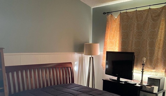 COMFY COZY ROOM ON QUIET CUL-DE-SAC / HSR21-002190
