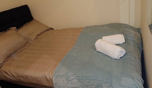 Comfy double bed GF near to Hospital/Uni/City Center