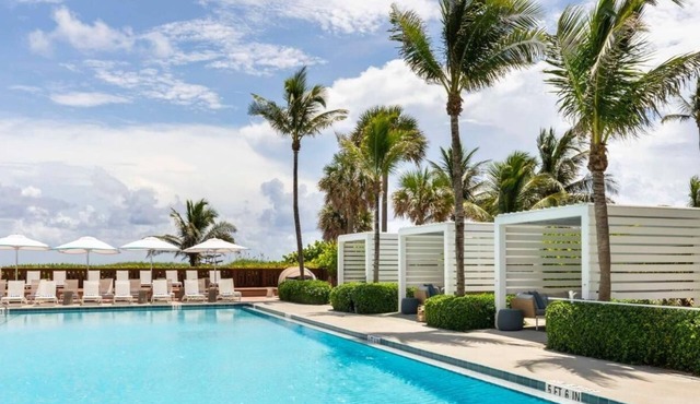 Comfy Double Queen Beds & Oceanfront Spot