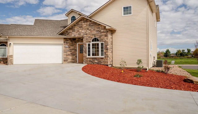 Comfy Gathering Place for Friends or Family!