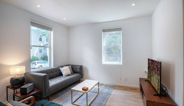 Comfy Georgetown 1BR w/bike storage near Waterfront by Blueground