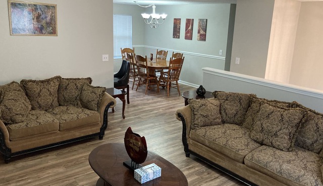 Comfy Getaway 3- Bedroom House