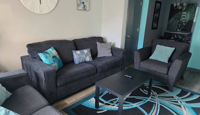 Comfy Home~Teal Feel~ Sleeps 8