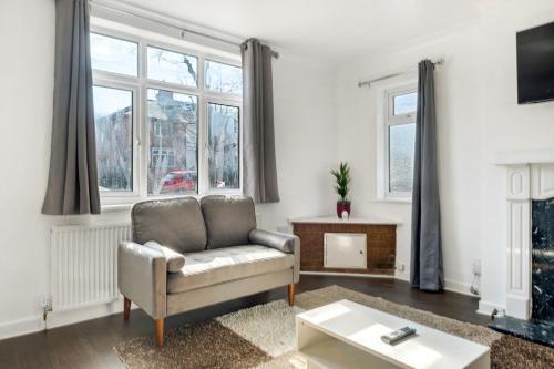 Comfy Home-Vimy Road