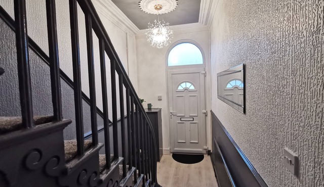 Comfy House 7 Beds + Sofabed + Free Parking + Wifi