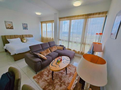 Comfy Kiara Plaza Semenyih Broga Hill Sdio 5Pax