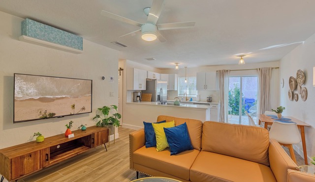 Comfy King Beds Spotlessly Clean 1 Mile 2 Honeymoon Island Freshly Remodeled