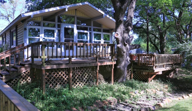 Comfy Lake Texoma Cabins