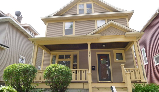 Comfy lower level basement apartment. Great location!