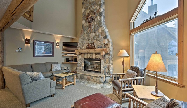 Comfy Lutsen Mountain Villa w/Balcony & Grill